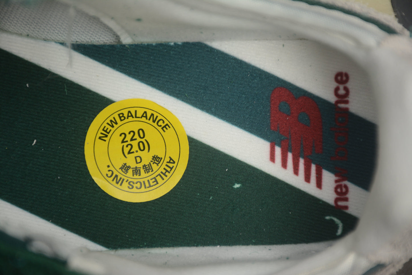 NB 327 verde e branco