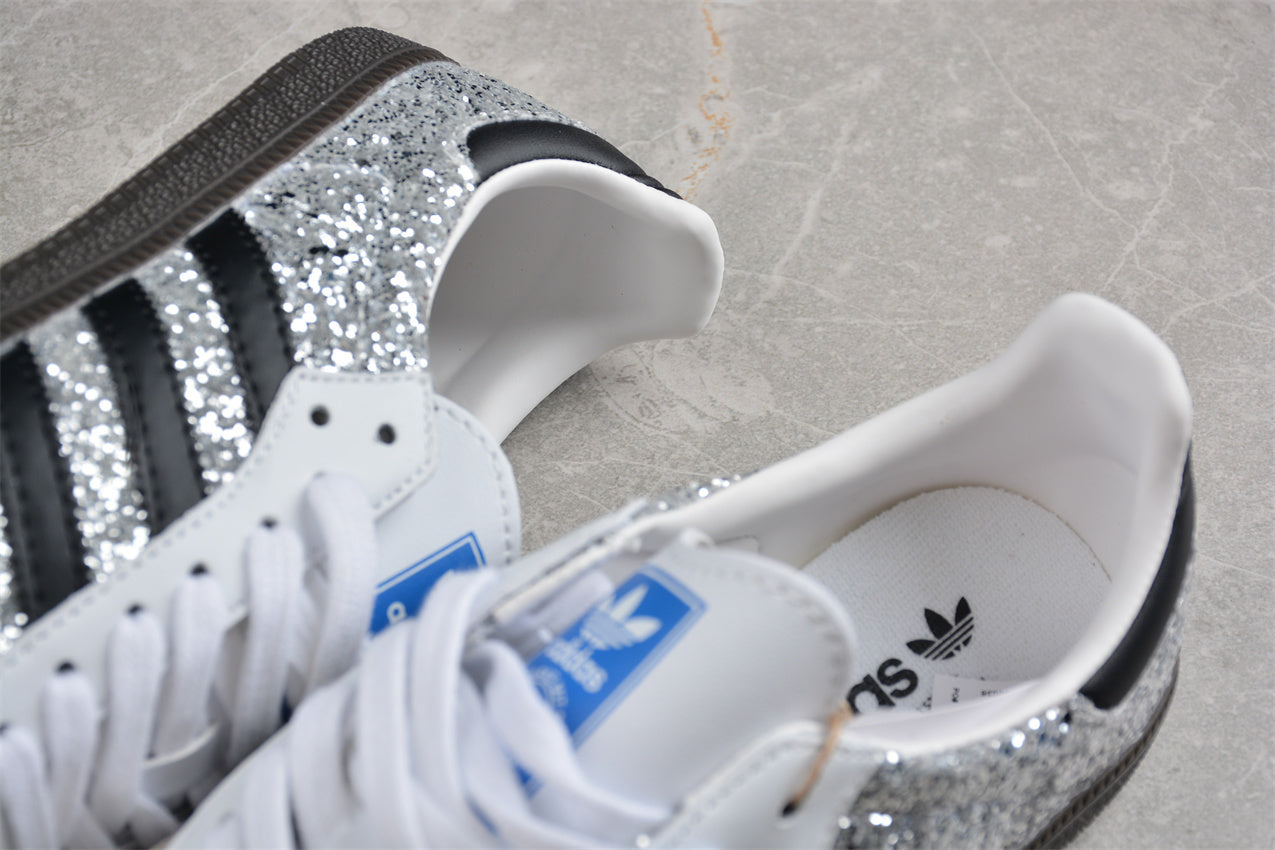 Samba OG prateado com preto