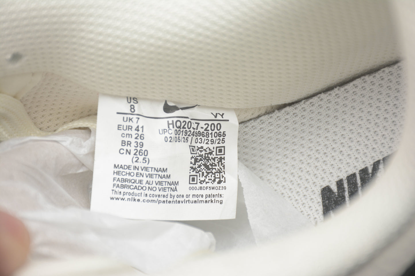 Air Force 1 Low osso-claro e preto