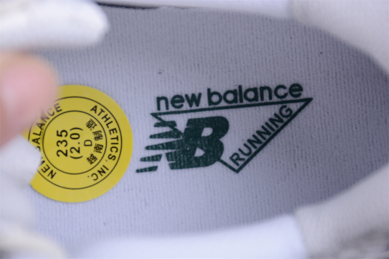 NB 530 branco e verde-menta