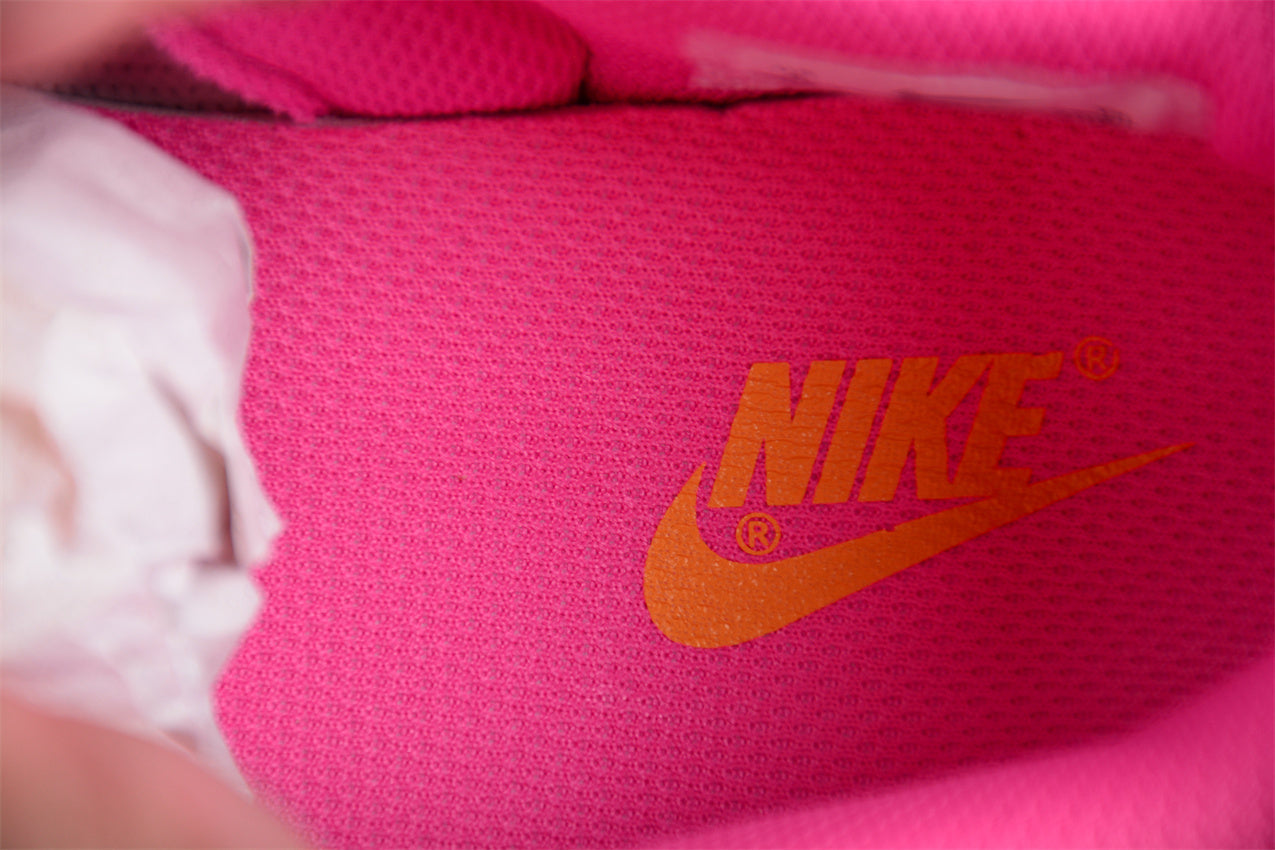 Dunk Low branco e rosa pastel