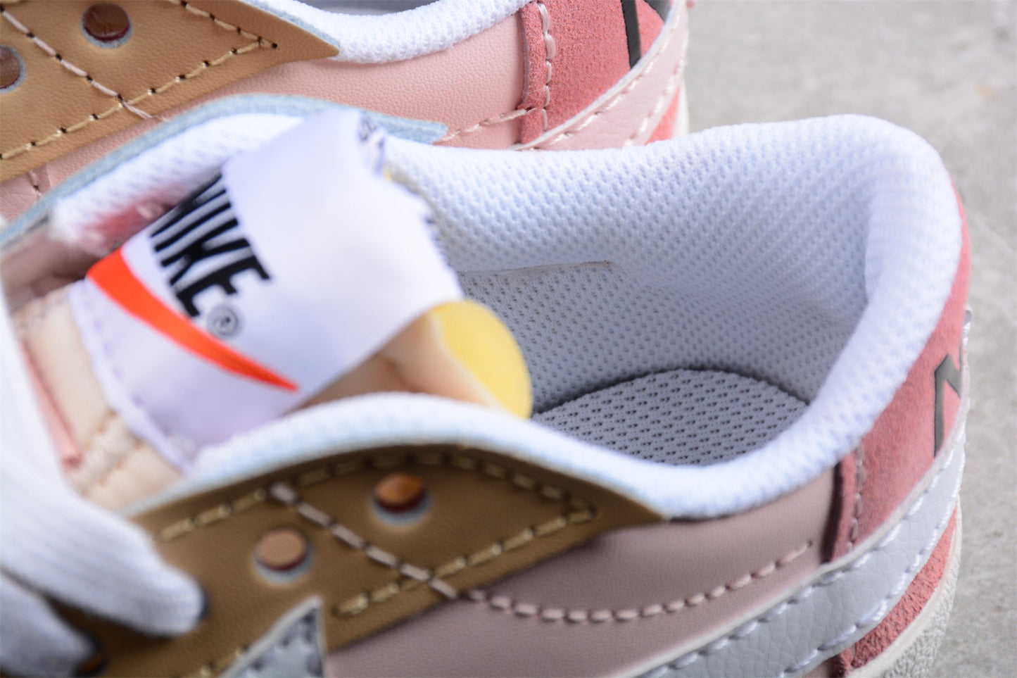 Blazer Low ’77 rosa, bege e branco