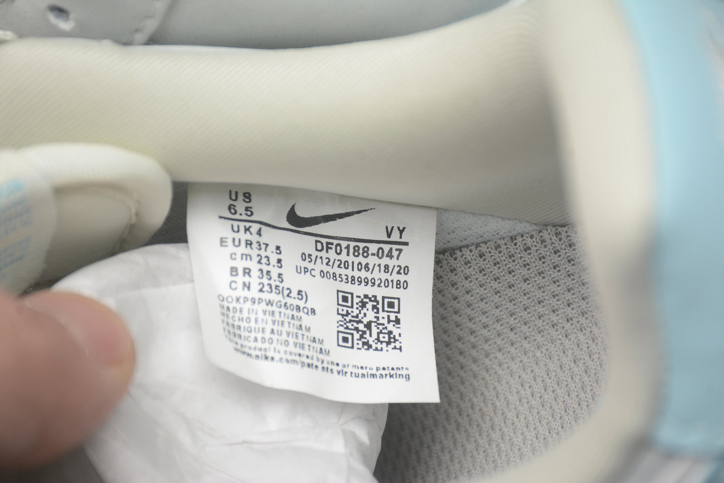 Air Force 1 Low “Nezha” bege e azul-celeste