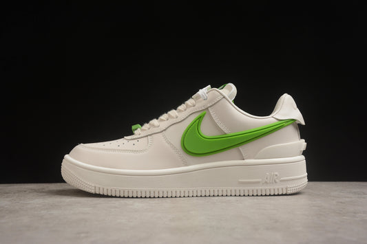 Air Force 1 07 SP  branco e verde