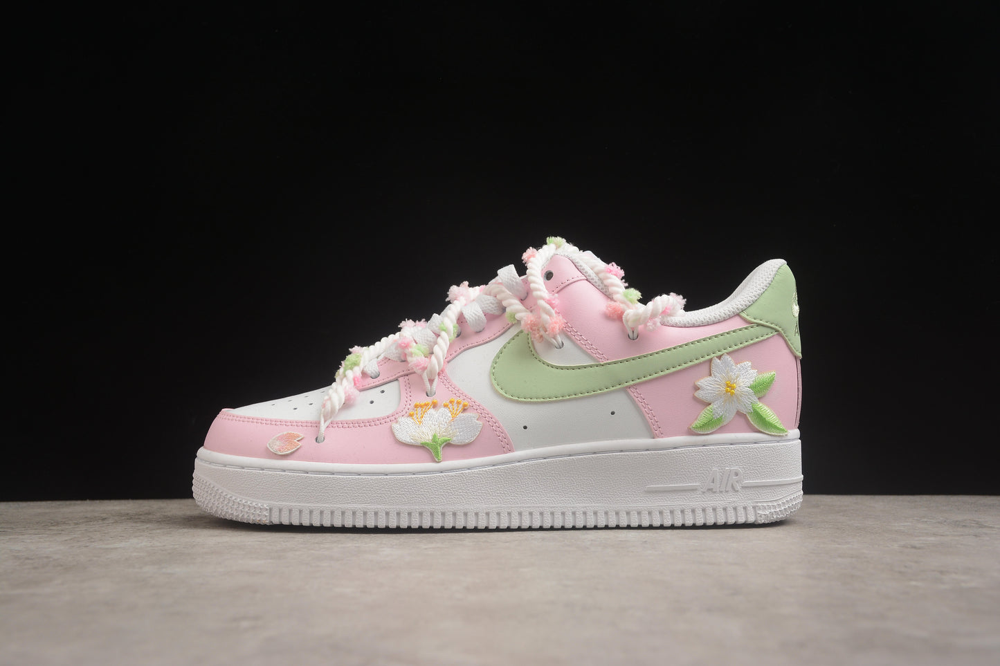 Air Force 1 Low “Cherry Blossom” rosa e verde-claro