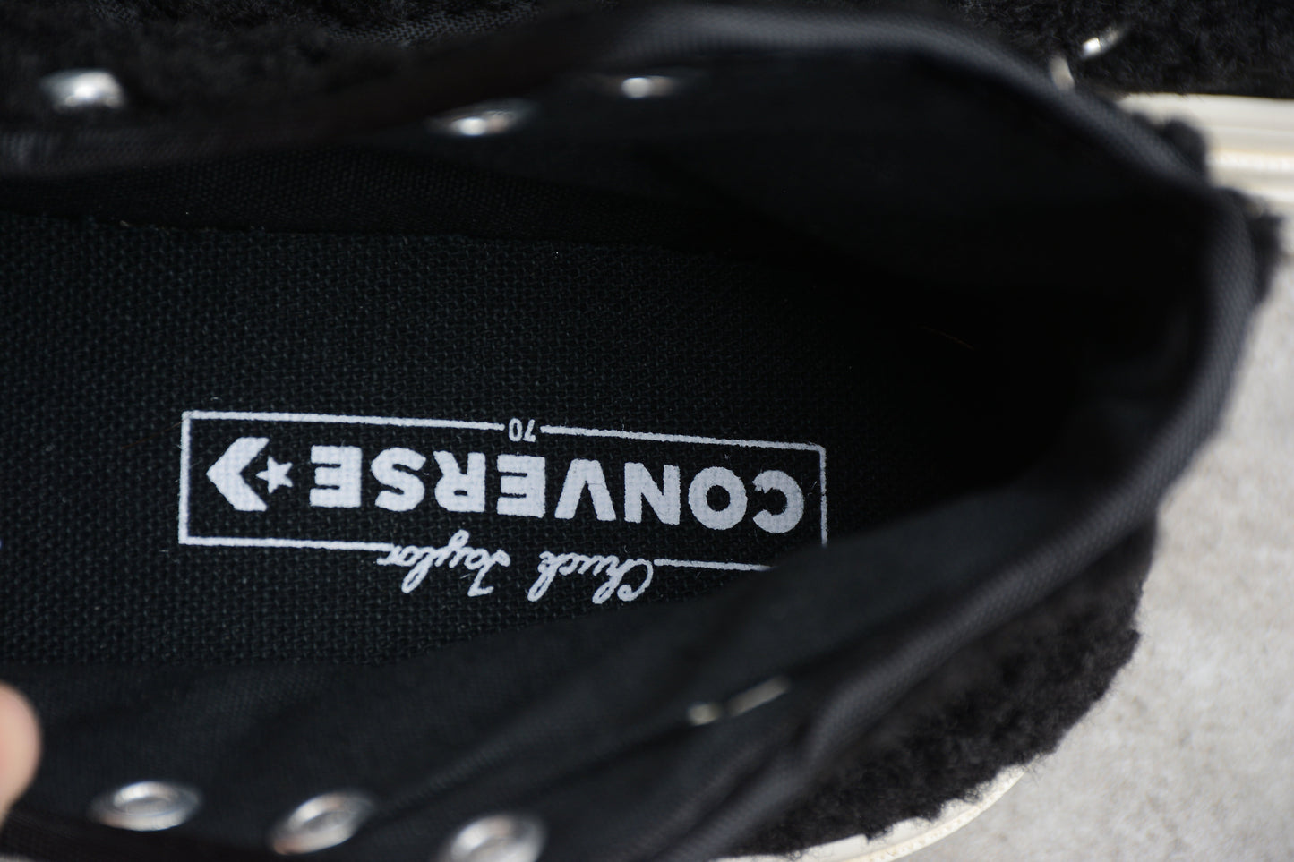 Chuck 70 HI Sherpa preto, branco e egret