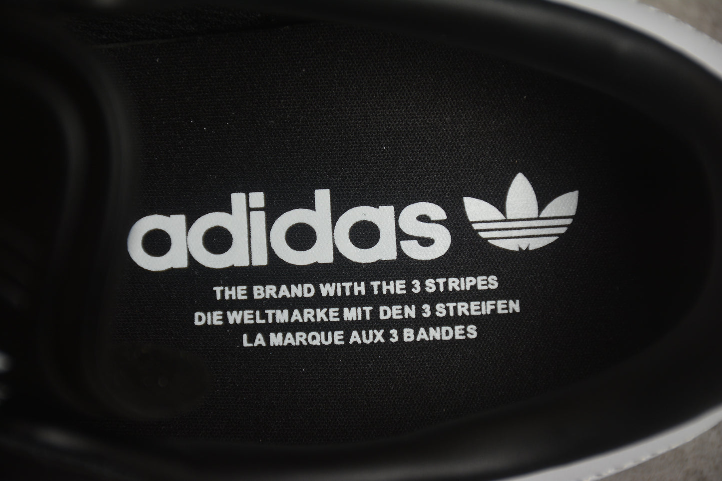 Gazelle preto e branco