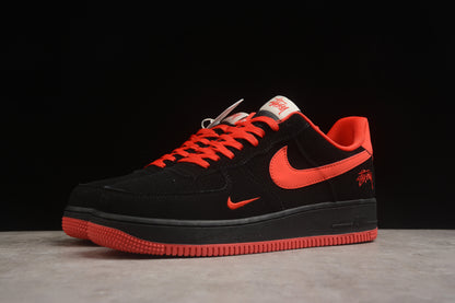 Air Force 1 Low preto e vermelho