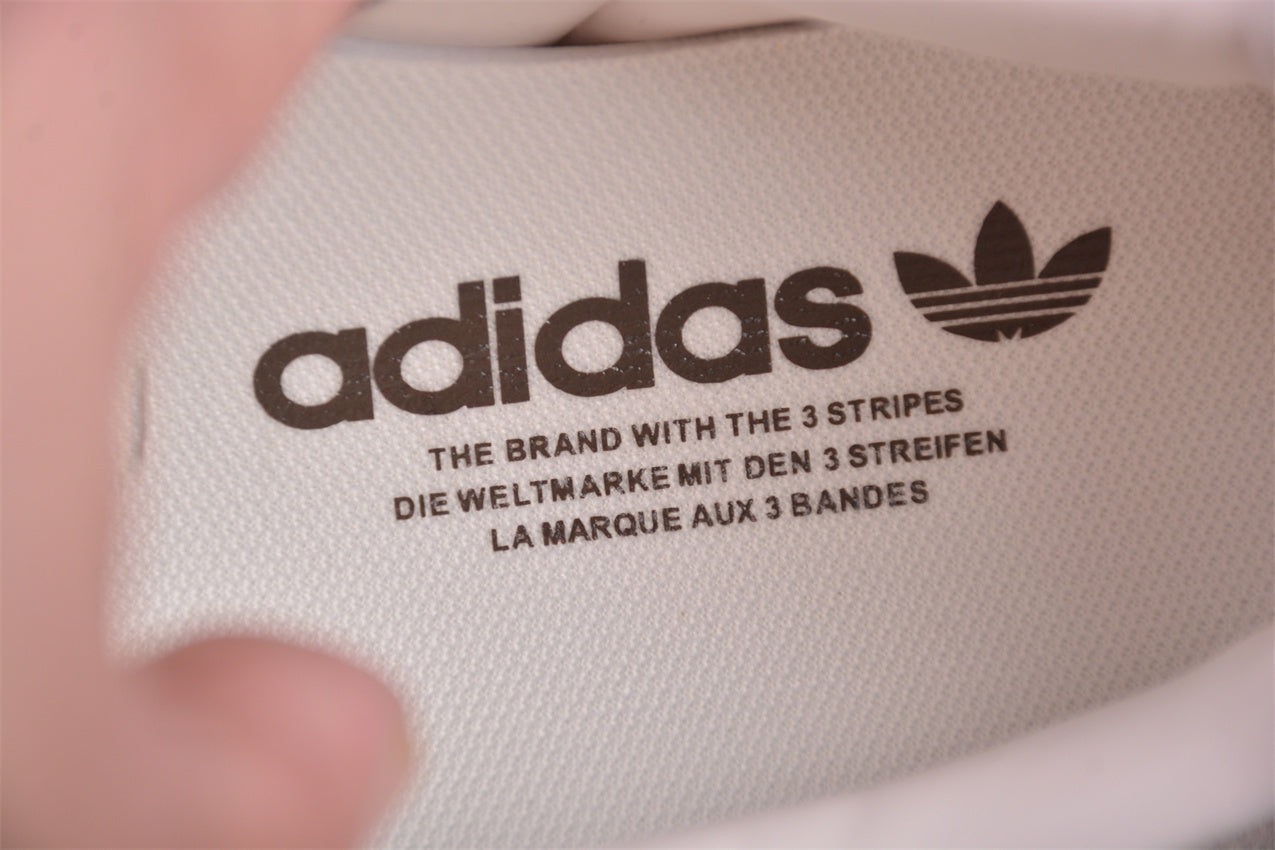 Samba Vegan bege-claro e branco