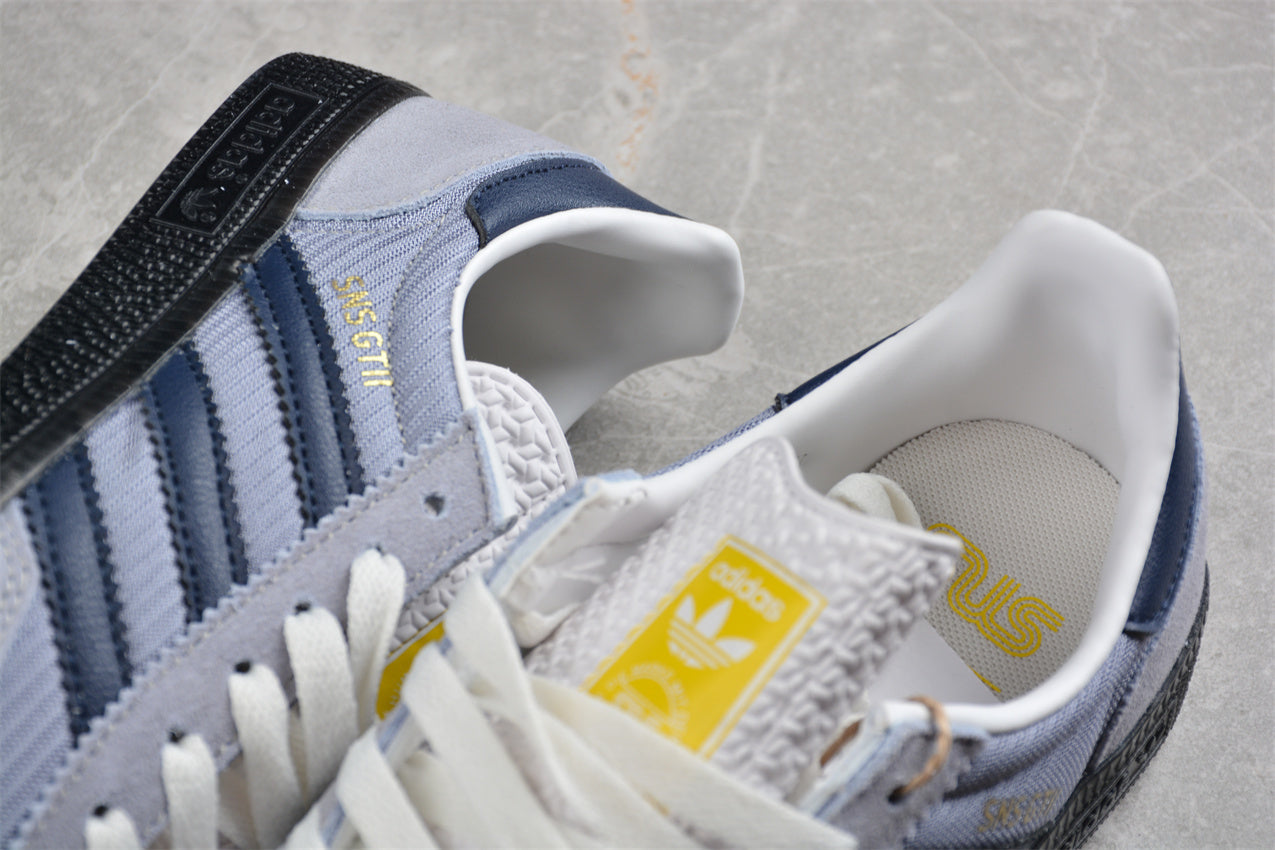 SNS GT II cinza médio e azul-marinho