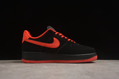 Air Force 1 Low preto e vermelho