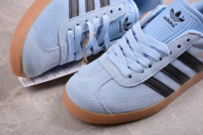 Gazelle azul-celeste, preto e laranja