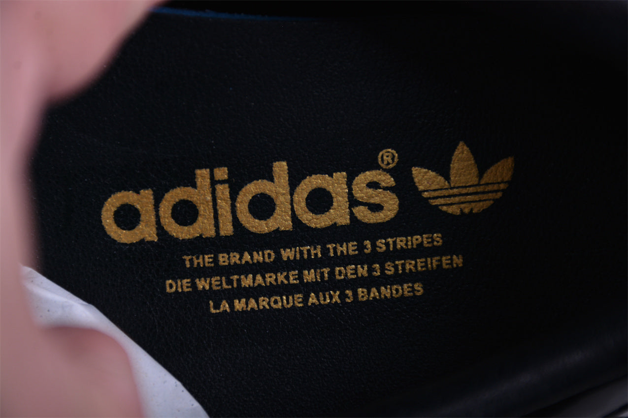 Gazelle preto brilhante