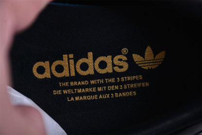 Gazelle preto brilhante