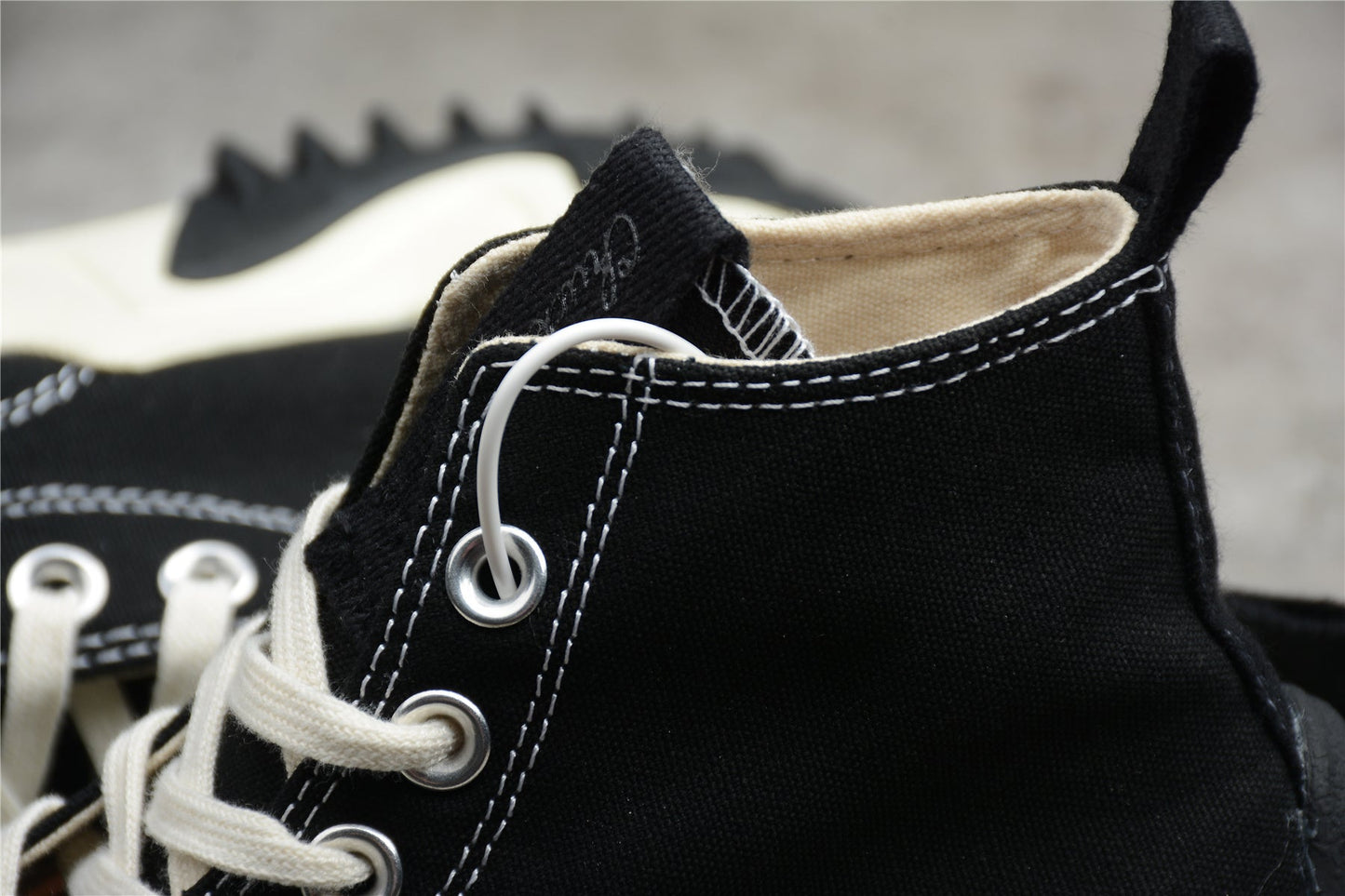 Run Star Motion HI preto e branco