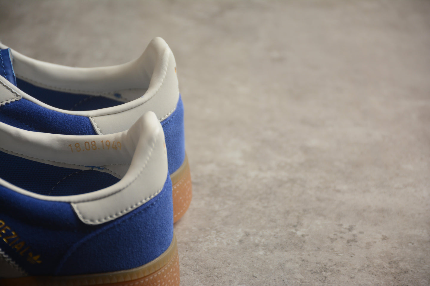 Handball Spezial azul e branco