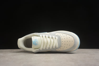 Air Force 1 Low “Nezha” bege e azul-celeste