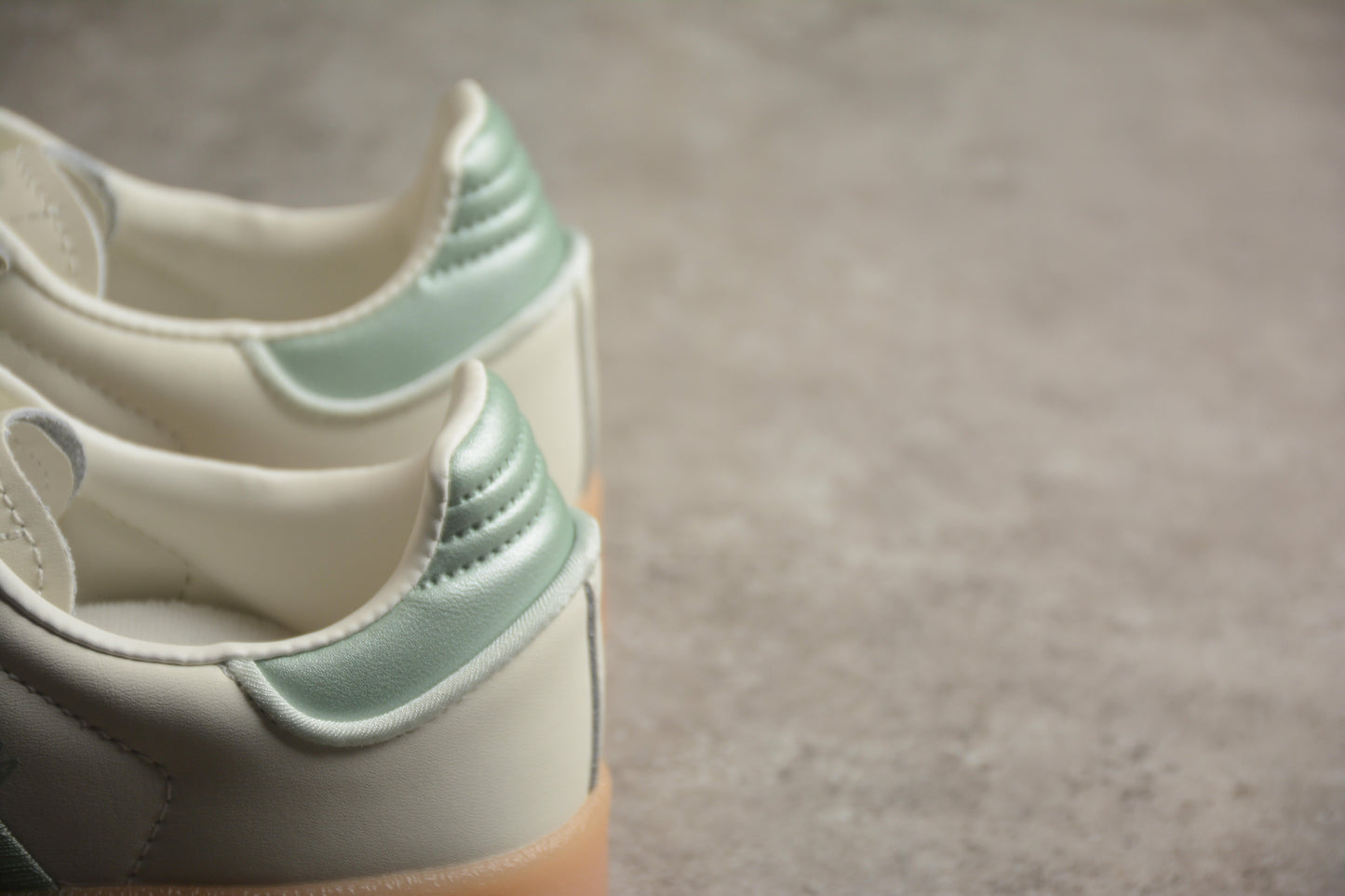 Sambae W plataforma beige claro y verde menta