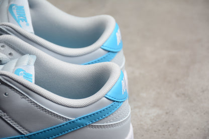 Dunk Low branco e azul celeste