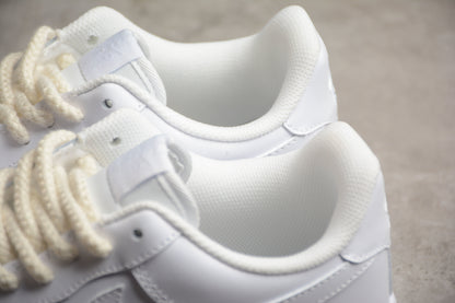 Air Force 1 07 LX branco