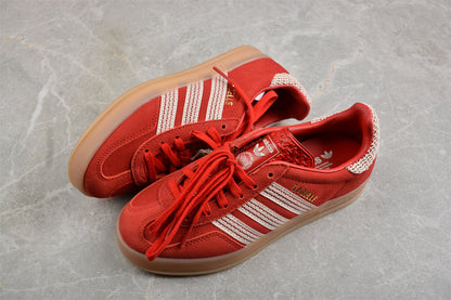 Gazelle vermelho e bege
