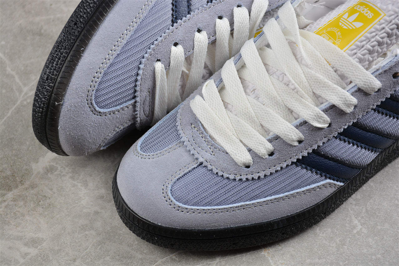 SNS GT II cinza médio e azul-marinho