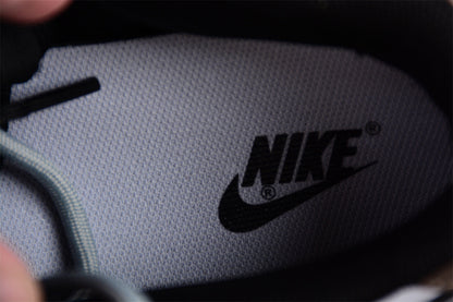 Dunk Low marrom, branco e preto