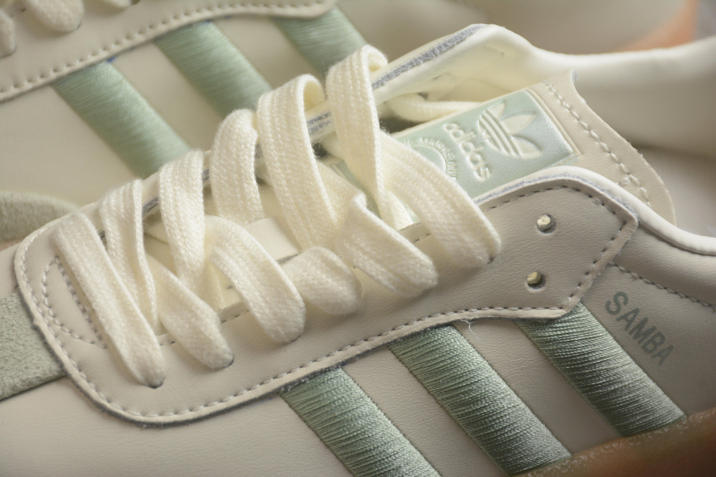 Sambae W plataforma beige claro y verde menta