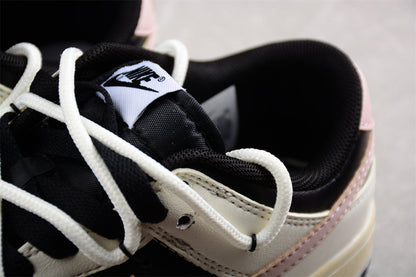 Dunk Low preto, creme e rosa pastel