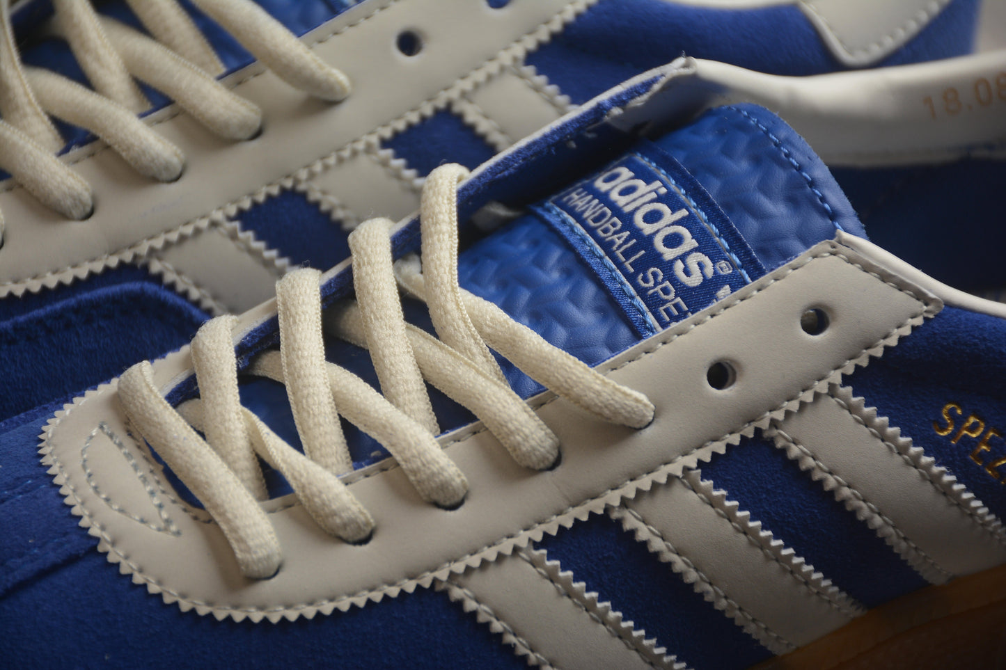 Handball Spezial azul e branco