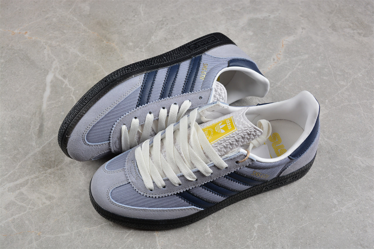 SNS GT II cinza médio e azul-marinho