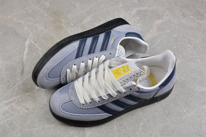 SNS GT II cinza médio e azul-marinho