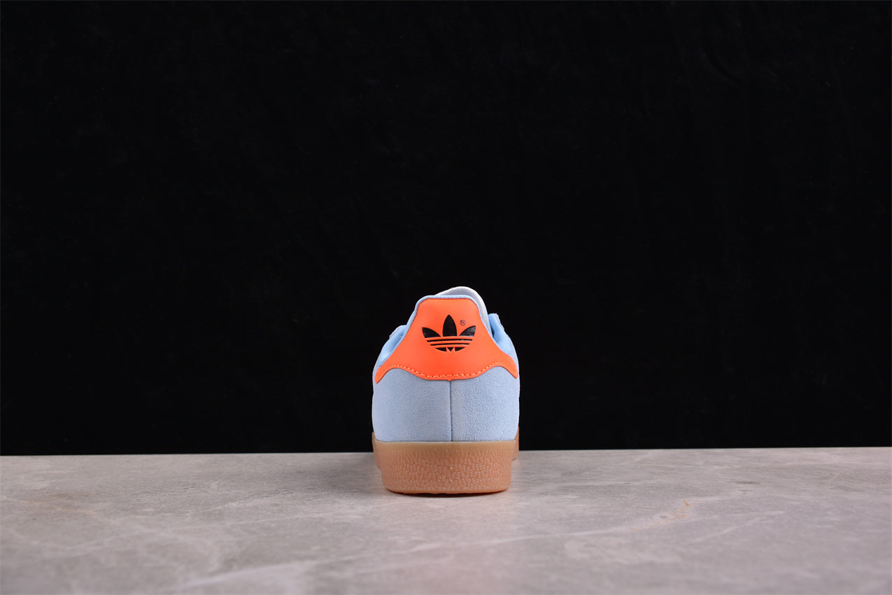 Gazelle azul-celeste, preto e laranja