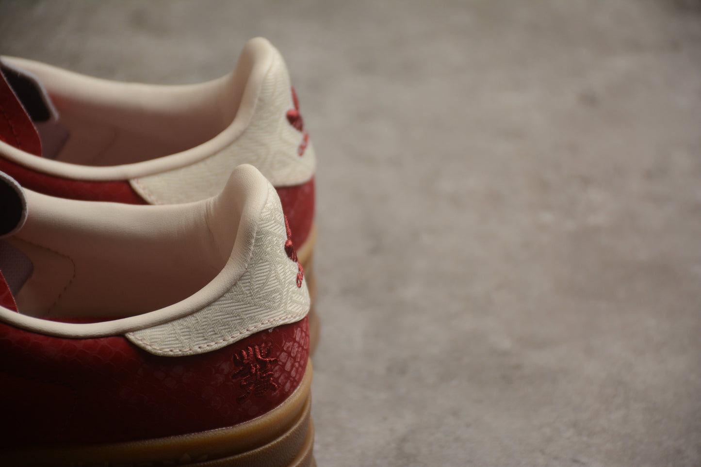 Gazelle Bold rojo y blanco