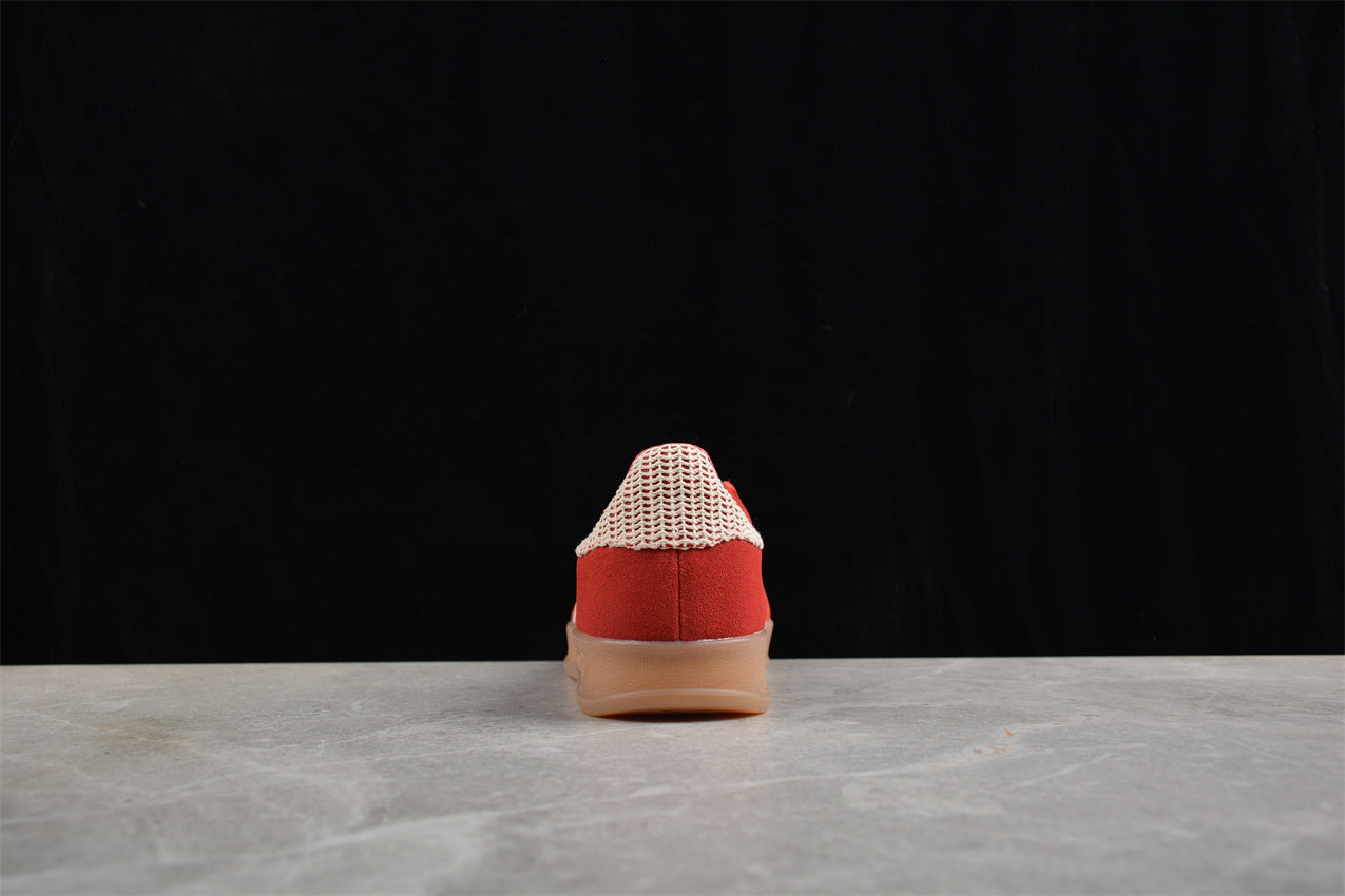 Gazelle vermelho e bege