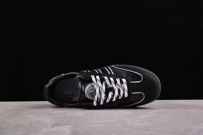 Samba OG preto e branco