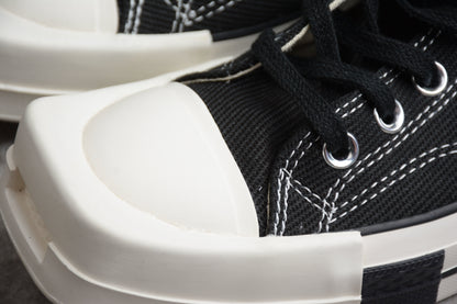 Chuck 70 Plus HI preto e branco