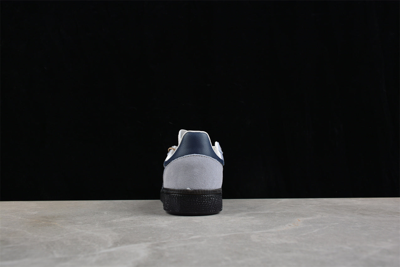 SNS GT II cinza médio e azul-marinho