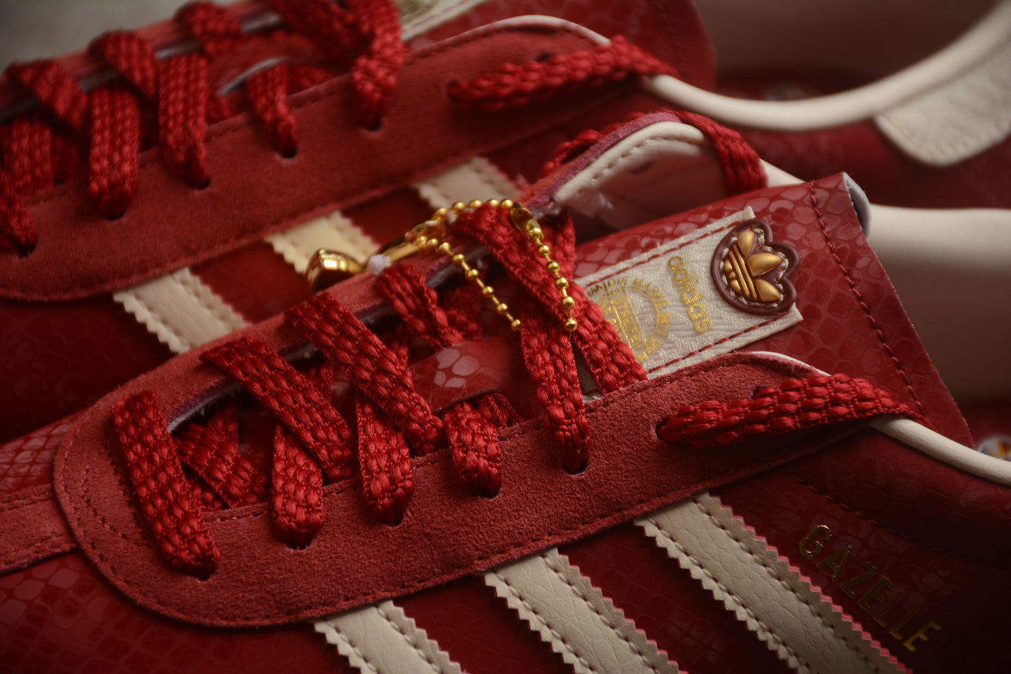 Gazelle Bold rojo y blanco