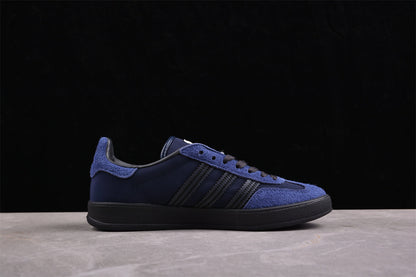 Gazelle azul-marinho e jeans