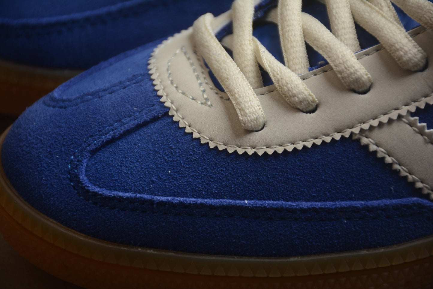 Handball Spezial azul e branco