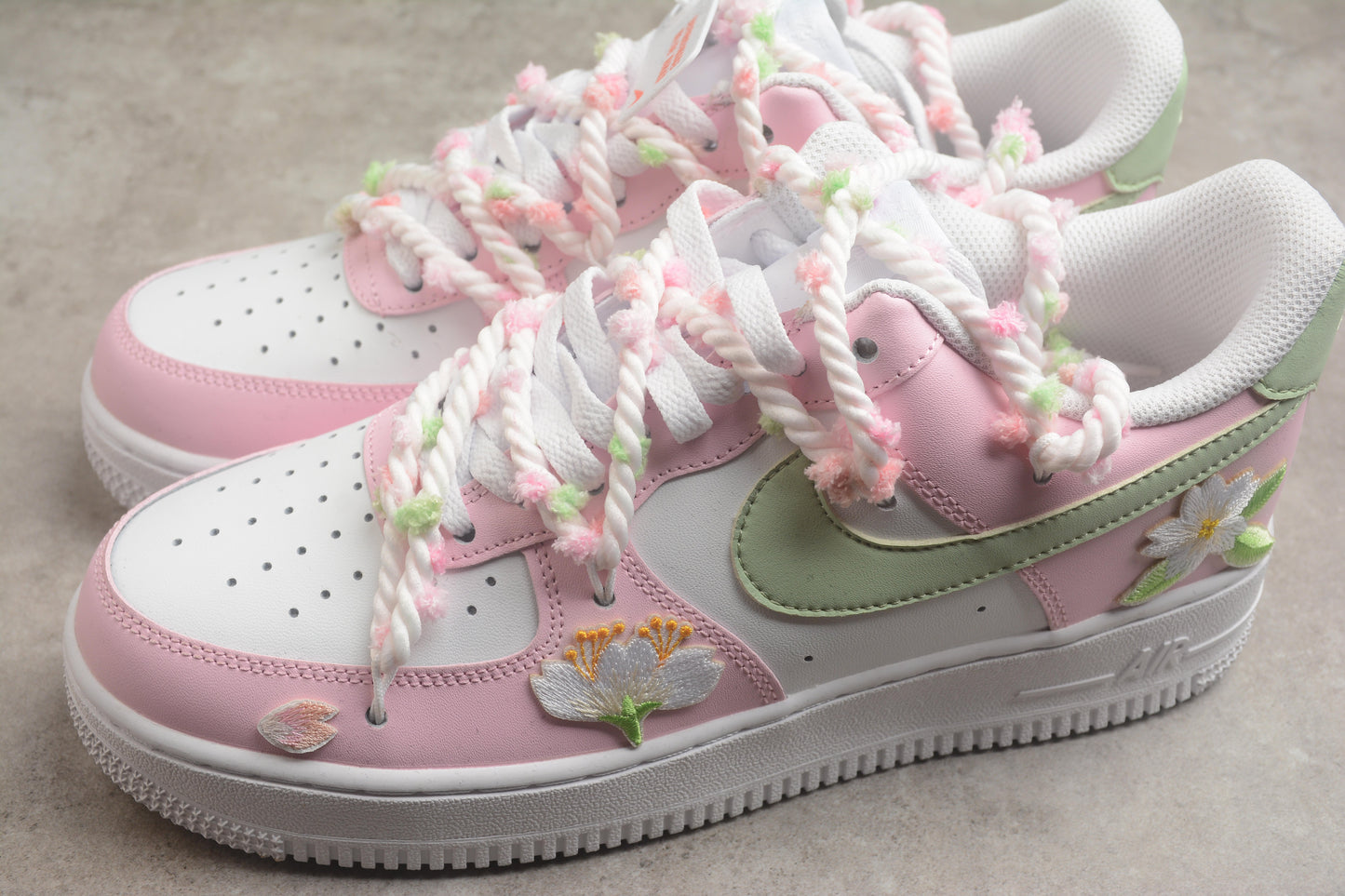 Air Force 1 Low “Cherry Blossom” rosa e verde-claro