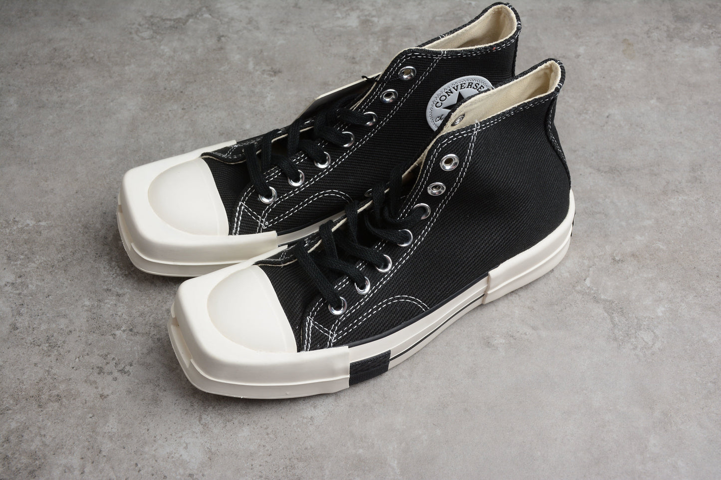 Chuck 70 Plus HI preto e branco