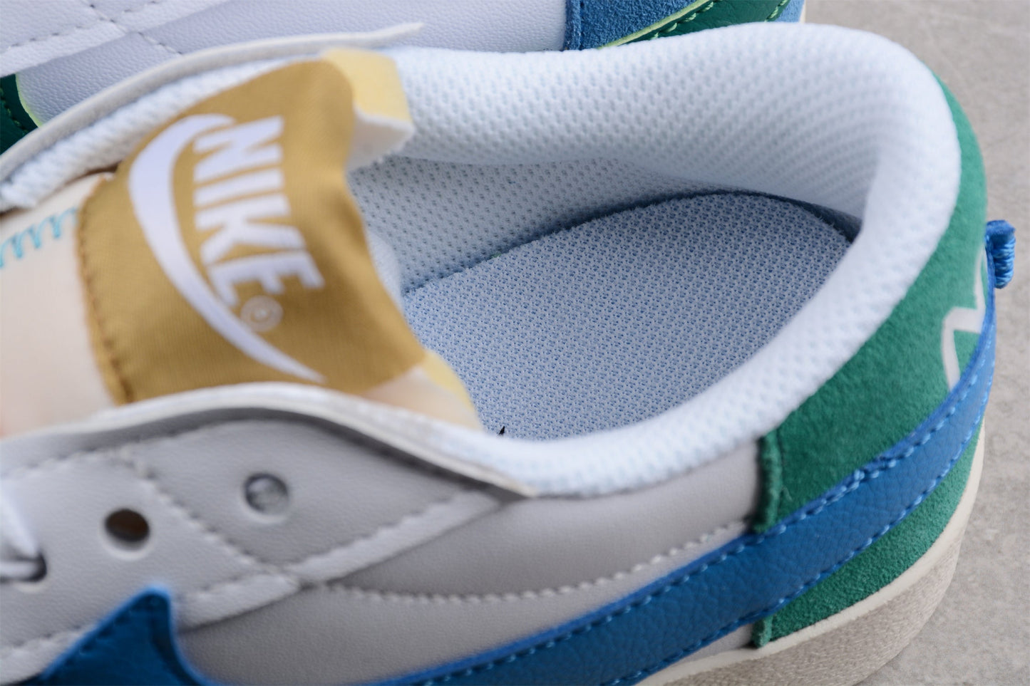 Blazer Low ’77 branco, verde e azul