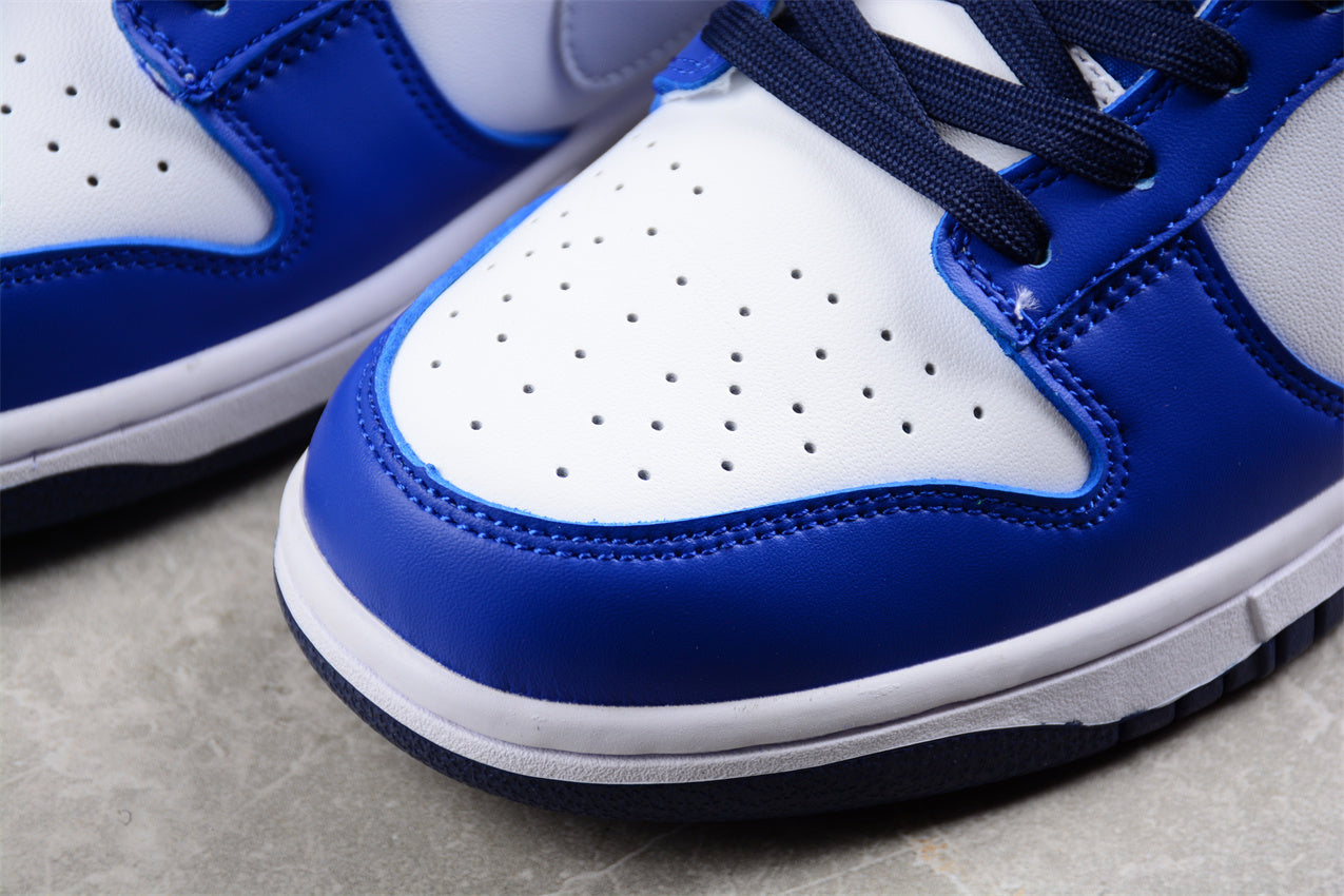 Dunk Low azul e branco