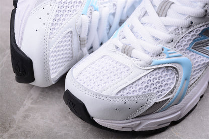 NB 530 branco e azul-celeste