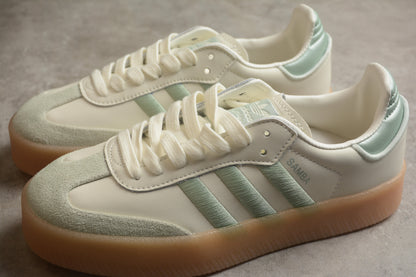 Sambae W plataforma beige claro y verde menta