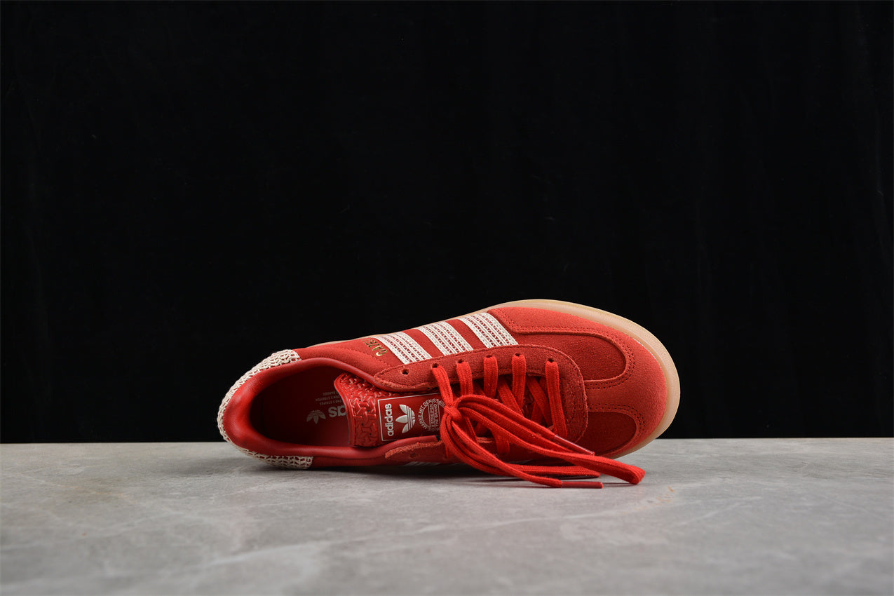 Gazelle vermelho e bege