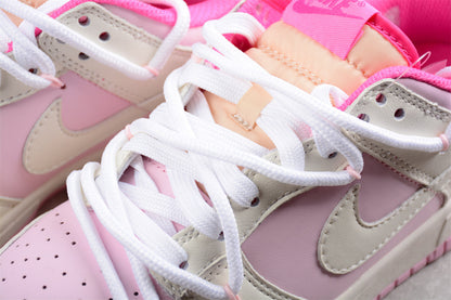 Dunk Low branco e rosa pastel
