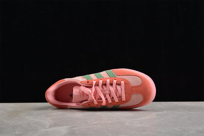 Gazelle rosa e verde
